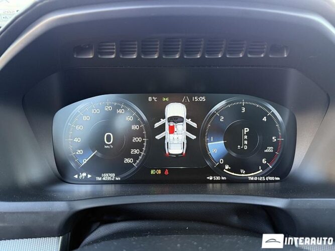 Volvo XC 90 48 interauto-car