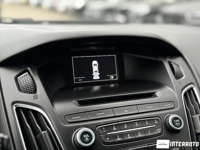 Ford Focus 38 interauto-car