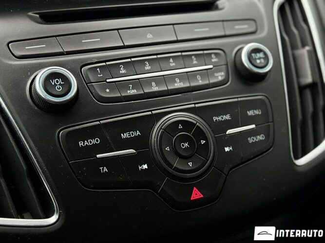 Ford Focus 39 interauto-car