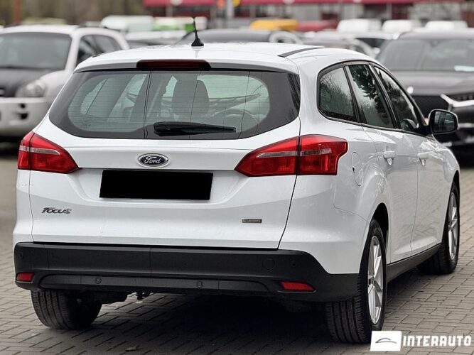 Ford Focus 32 interauto-car