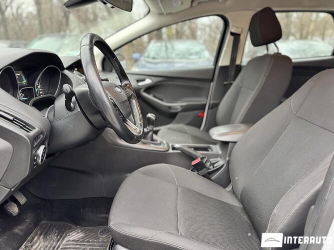 Ford Focus 34 interauto-car