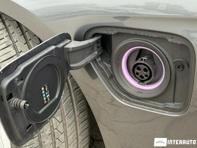 BMW 330E 35 interauto-car