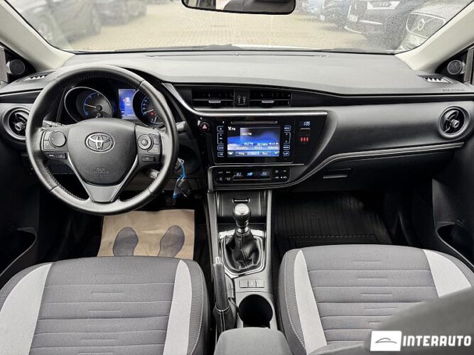 Toyota Auris 42 interauto-car