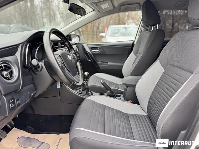 Toyota Auris 35 interauto-car