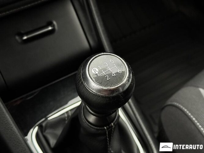 Toyota Auris 41 interauto-car