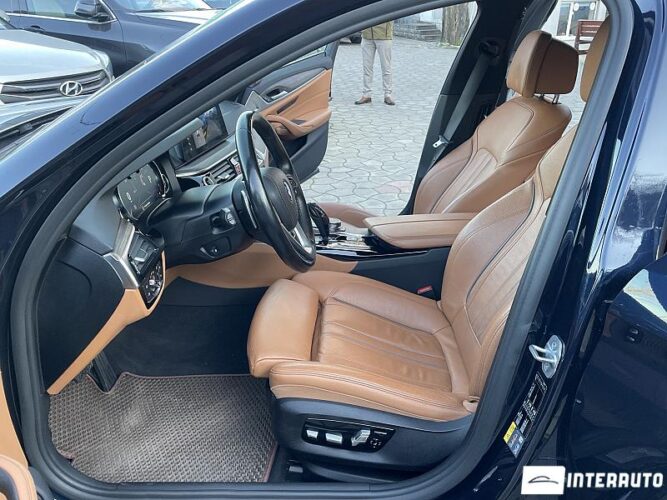 BMW 530e 43 interauto-car