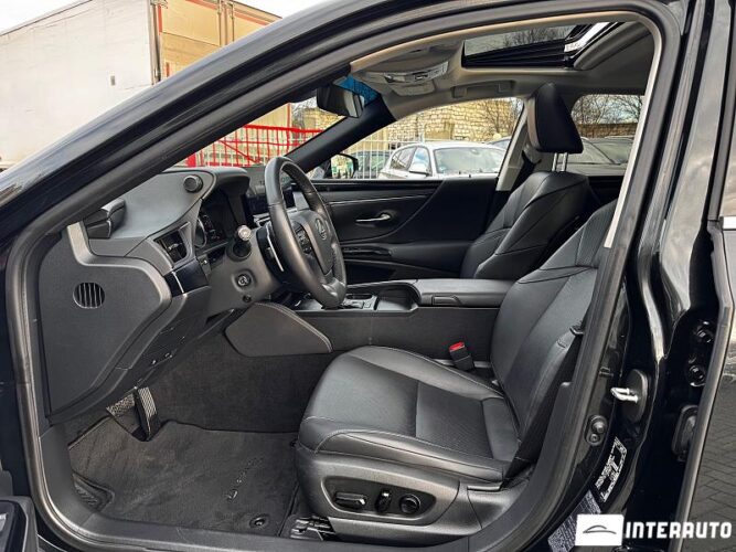 Lexus ES 300h 39 interauto-car