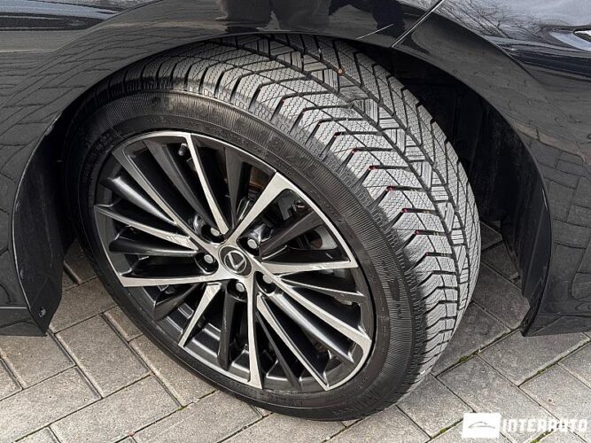 Lexus ES 300h 55 interauto-car