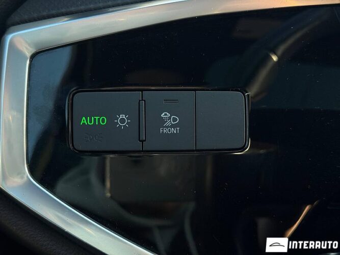 Audi Q3 49 interauto-car