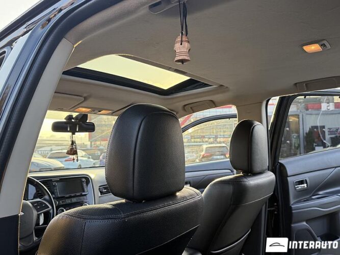 Mitsubishi Outlander 43 interauto-car