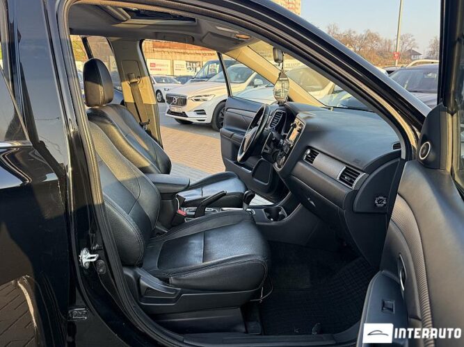 Mitsubishi Outlander 45 interauto-car