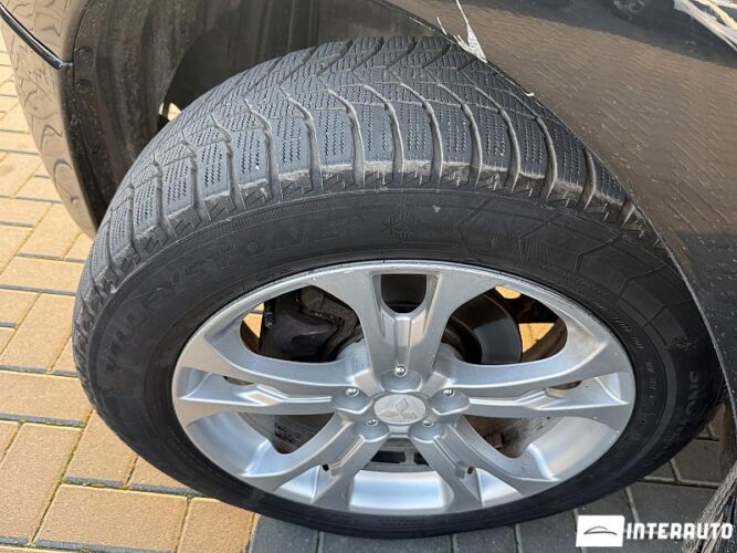 Mitsubishi Outlander 46 interauto-car