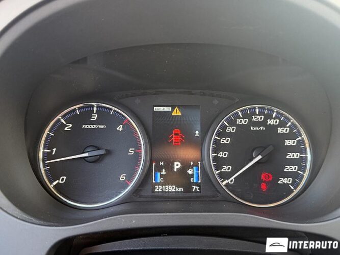 Mitsubishi Outlander 38 interauto-car