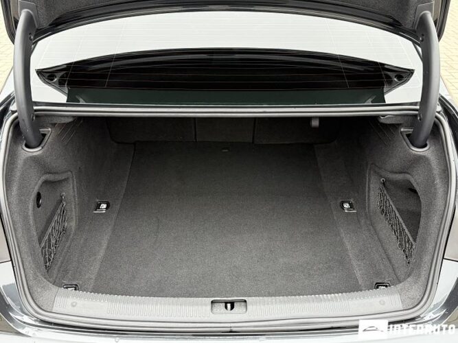 Audi A4 53 interauto-car