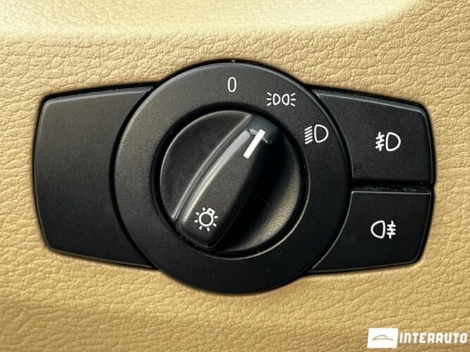 BMW X1 1.8D 38 interauto-car