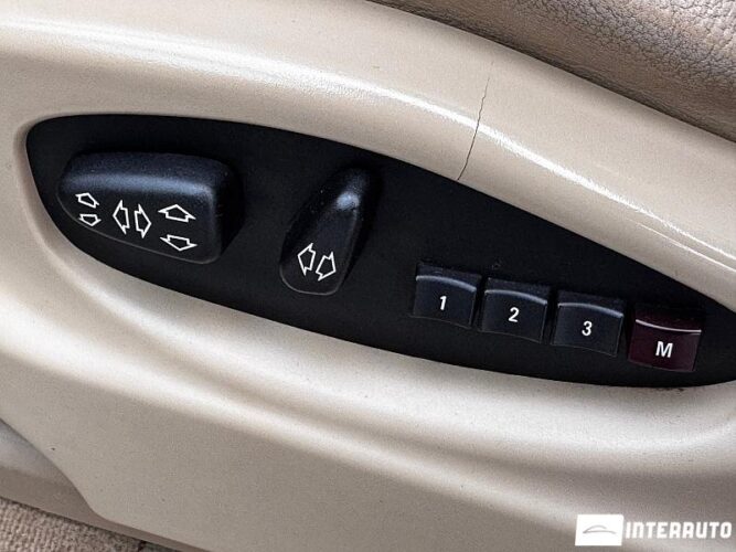 BMW X5 3.0i 43 interauto-car