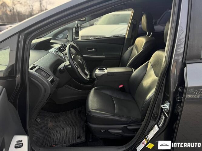 Toyota Prius Plus / V 34 interauto-car