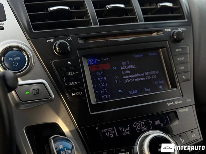 Toyota Prius Plus / V 38 interauto-car