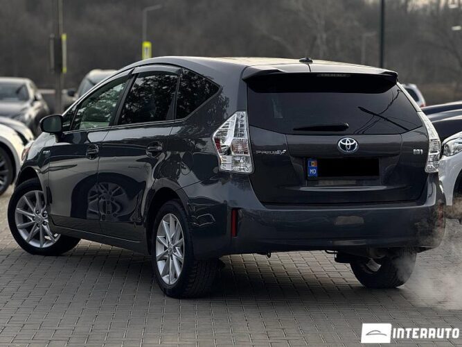 Toyota Prius Plus / V 33 interauto-car