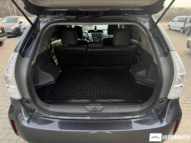 Toyota Prius Plus / V 47 interauto-car