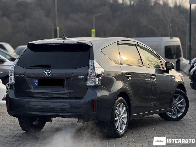Toyota Prius Plus / V 32 interauto-car