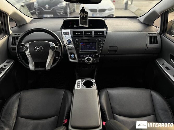 Toyota Prius Plus / V 35 interauto-car