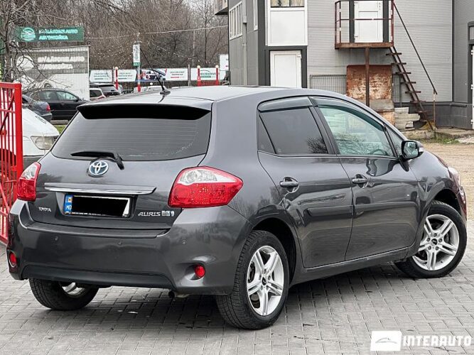 Toyota Auris 34 interauto-car