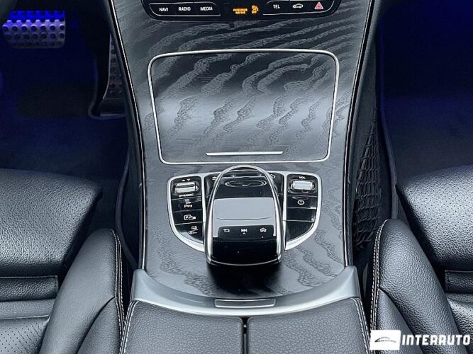 Mercedes C 300e 48 interauto-car