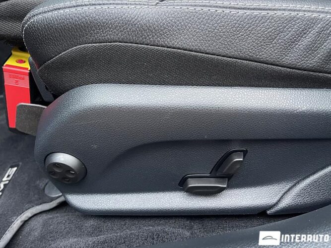 Mercedes C 300e 51 interauto-car