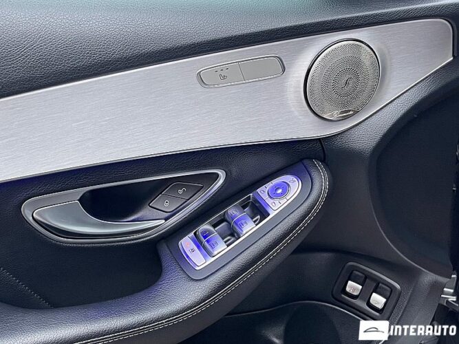 Mercedes C 300e 50 interauto-car