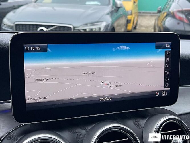 Mercedes C 300e 47 interauto-car