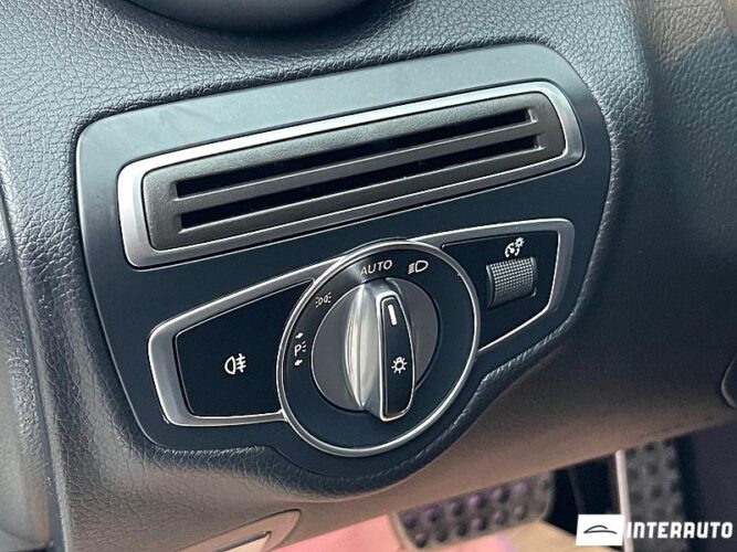 Mercedes C 300e 52 interauto-car