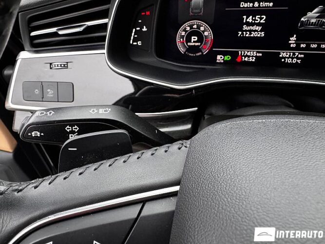 Audi Q7 49 interauto-car