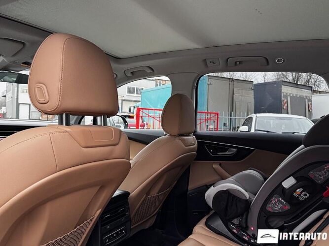 Audi Q7 62 interauto-car
