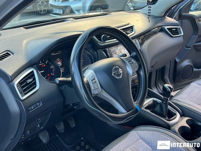 Nissan Qashqai 38 interauto-car