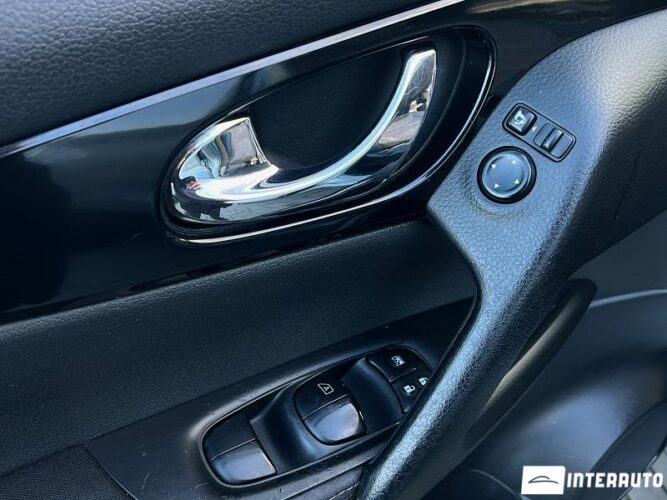 Nissan Qashqai 36 interauto-car