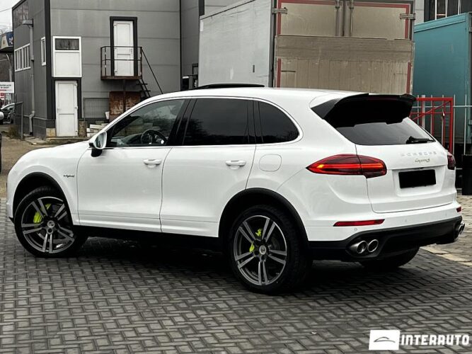 Porsche Cayenne S Hybrid 35 interauto-car