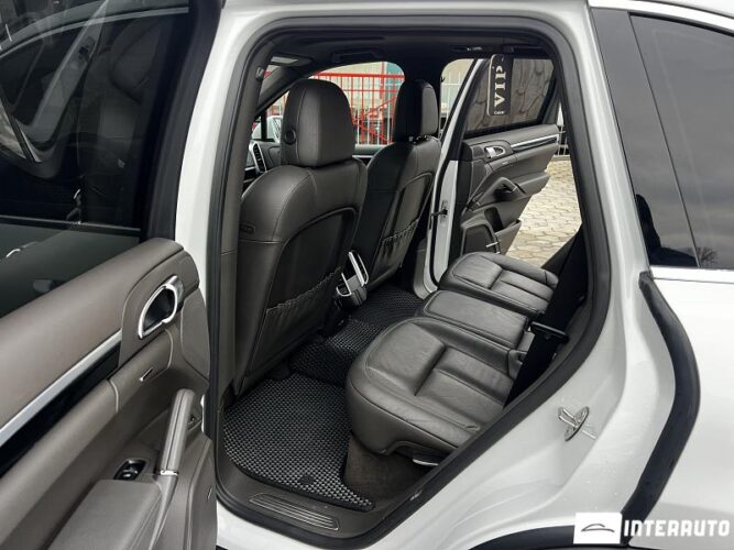 Porsche Cayenne S Hybrid 38 interauto-car