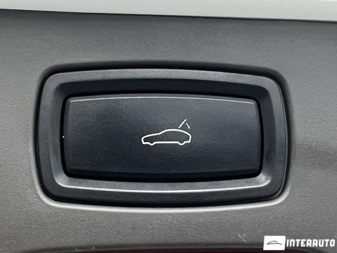 Porsche Cayenne S Hybrid 50 interauto-car