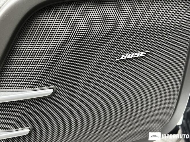 Porsche Cayenne S Hybrid 47 interauto-car