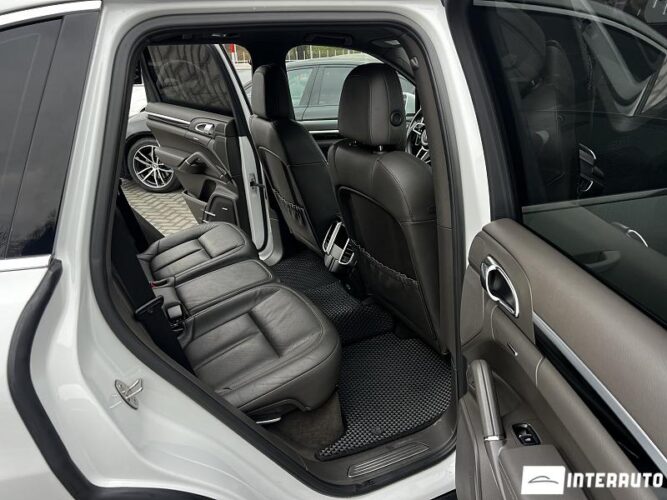 Porsche Cayenne S Hybrid 39 interauto-car