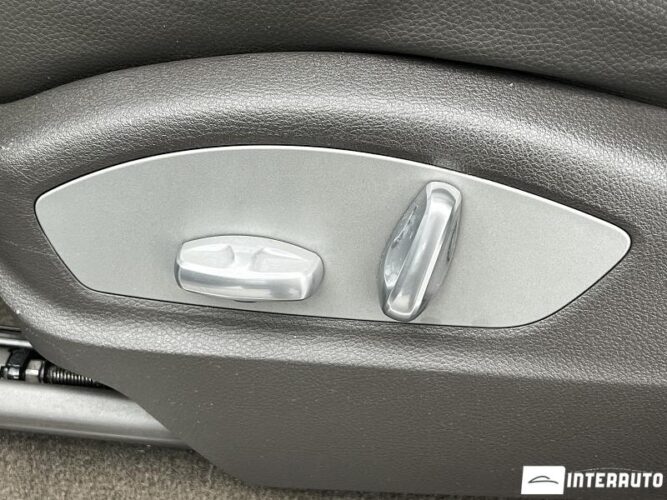 Porsche Cayenne S Hybrid 48 interauto-car