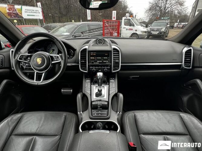 Porsche Cayenne S Hybrid 41 interauto-car