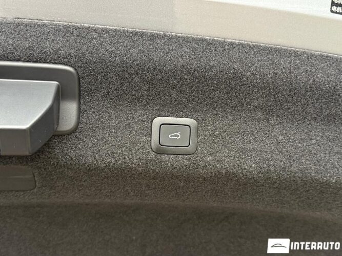 Xiaomi SU7 Ultra 59 interauto-car