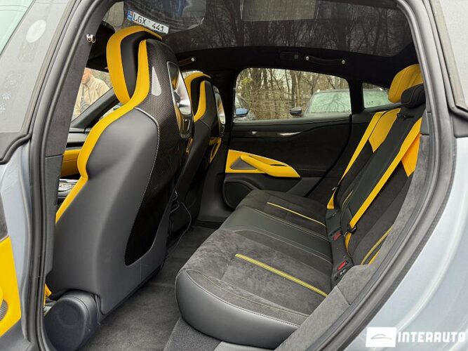 Xiaomi SU7 Ultra 58 interauto-car