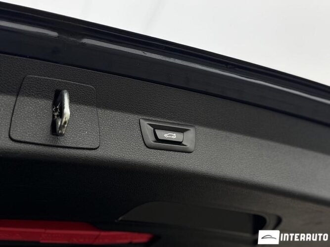 BMW 216d 37 interauto-car