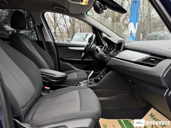 BMW 216d 51 interauto-car