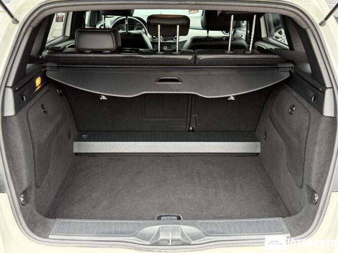 Mercedes B 250E 34 interauto-car