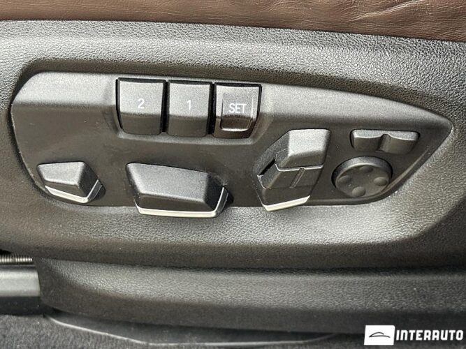 BMW X5 4.0D 46 interauto-car