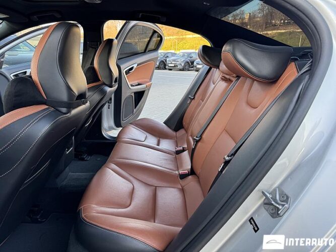 Volvo S 60 44 interauto-car